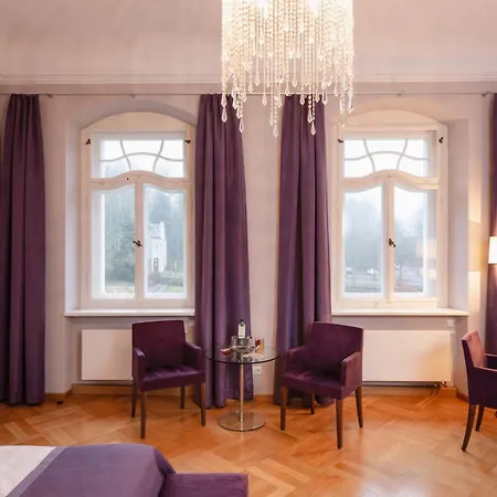 拉本斯泰因城堡酒店 4*