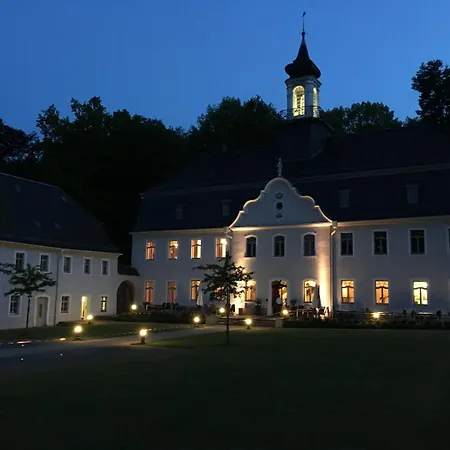 מלון Schloss Rabenstein קמניץ