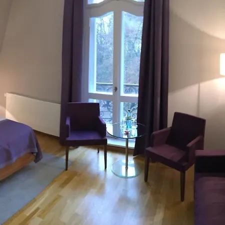 מלון Schloss Rabenstein
